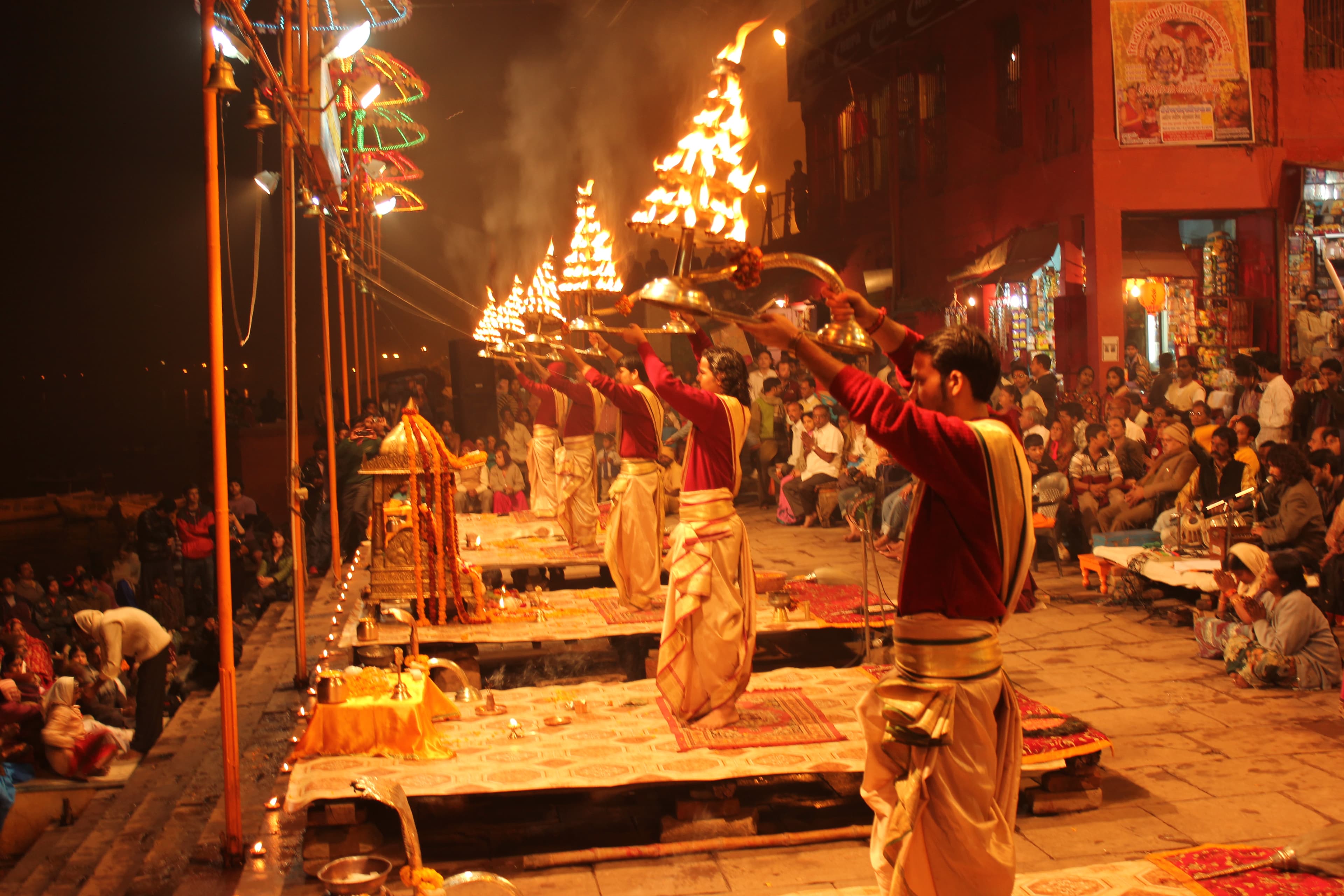 Ganga Aarti in Varanasi — Best Ghats, Timings & What to Expect
